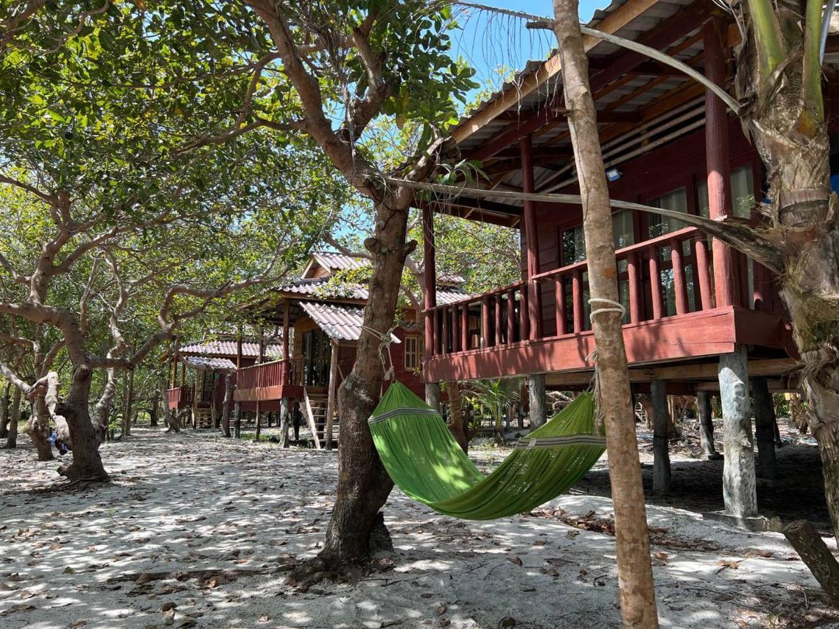 Hostel Funky Beach Sihanoukville Exterior foto