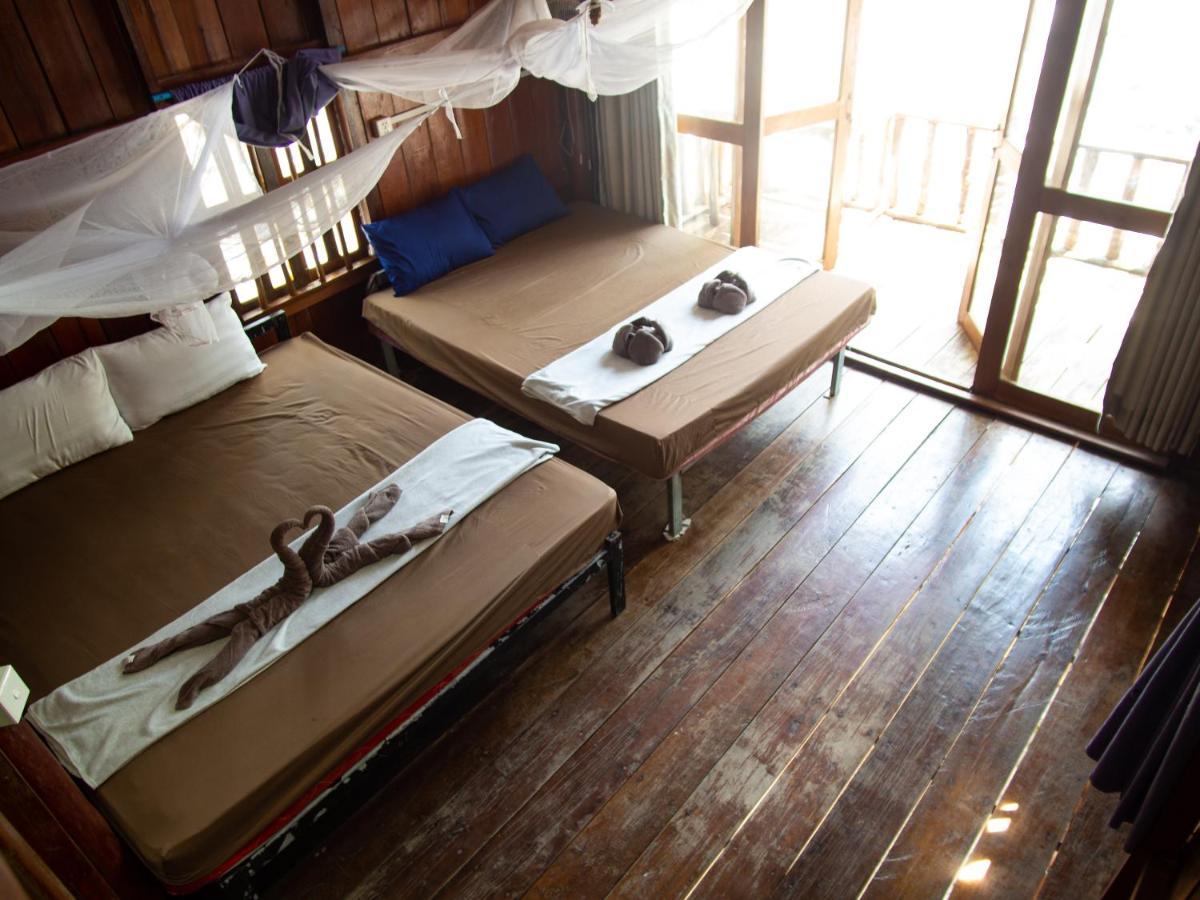 Hostel Funky Beach Sihanoukville Exterior foto